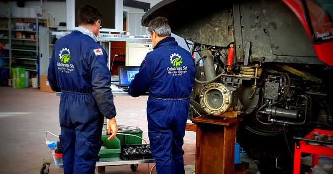 immagine assistenza e manutenzione su mezzo da lavoro